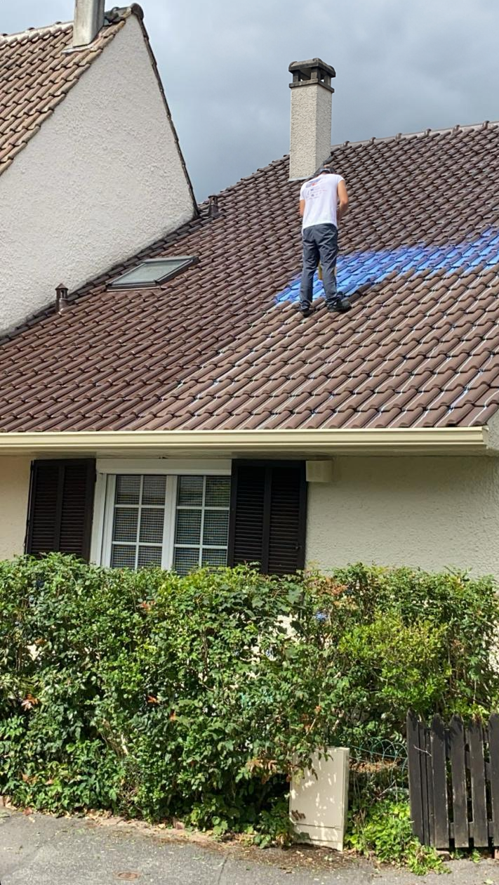 Traitement et rénovation d'une toiture en tuiles
