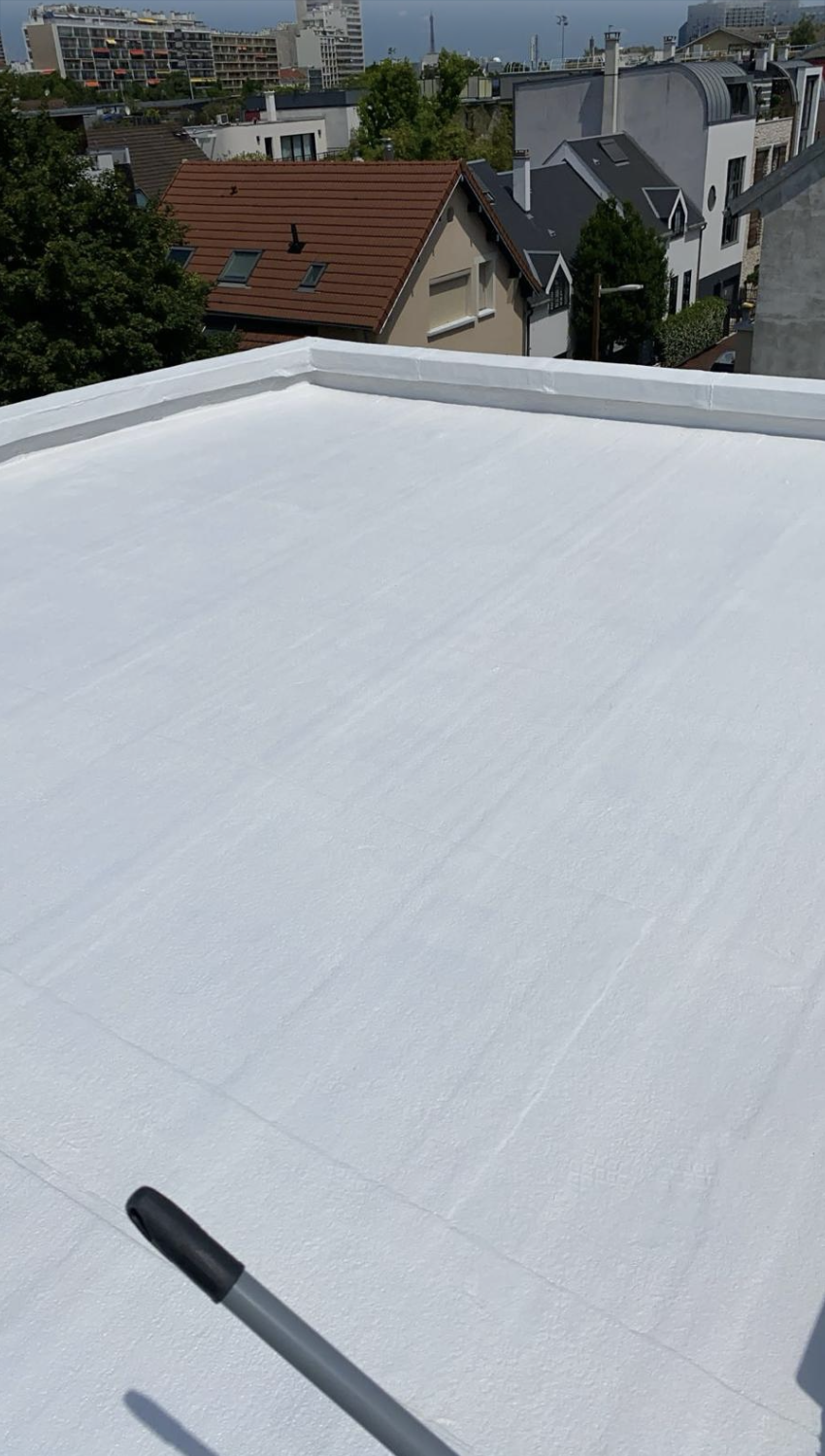 Toit terrasse traité en résine d'étanchéité