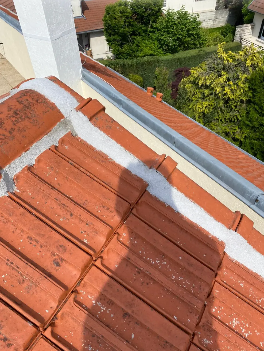 Étanchéité du raccord entre toiture et mur